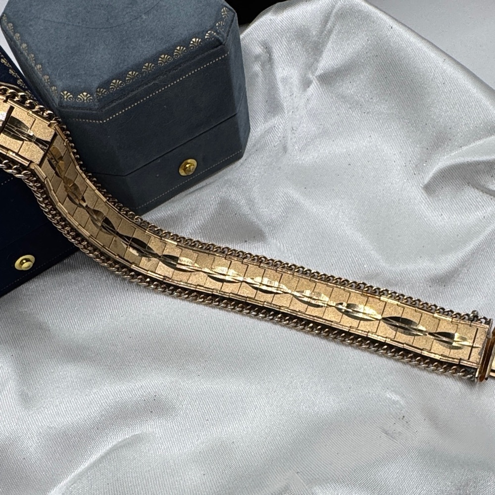 Vintage 18K gold plated etched bracelet 8” - Picture 2 of 14